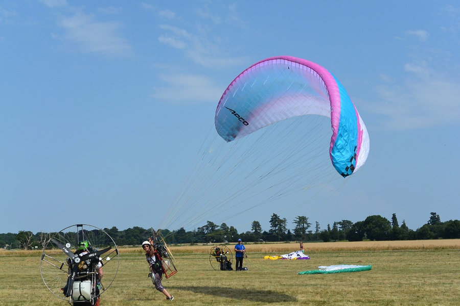 Foot-launched paramotor